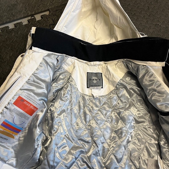 Womens Descente Ski Jacket - Picture 8 of 9